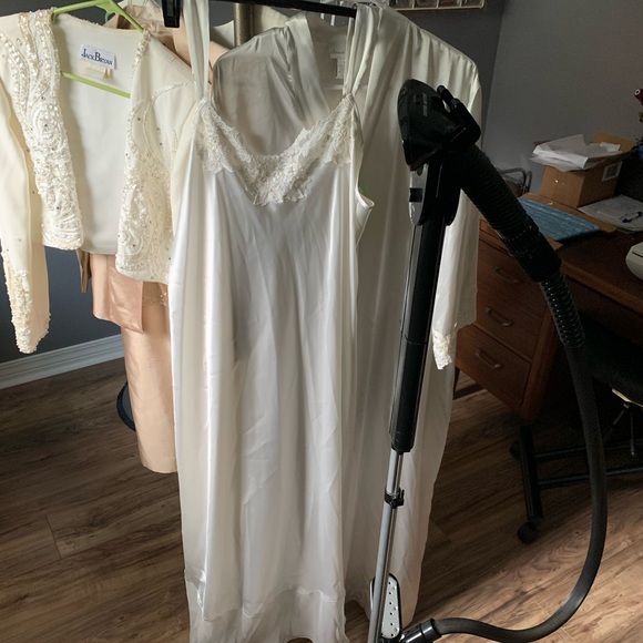 Meet your Posher, ReFabulous Posh - Picture 2 of 5